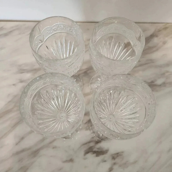 Vintage Set of 4 Oneida Southern Garden Wine/Water Glass - Picture 3 of 12